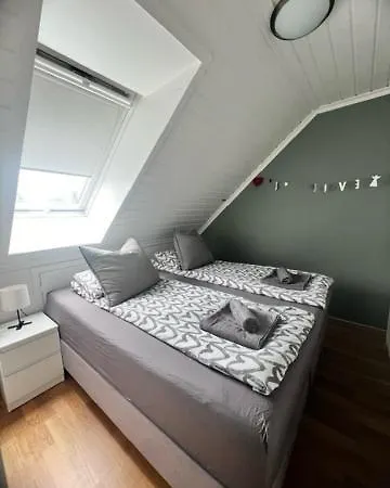 Nydelig Hus Med Utsikt * קריסטיאנסאנד